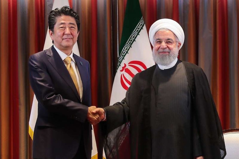 shinzo-abe-hamenei800x533