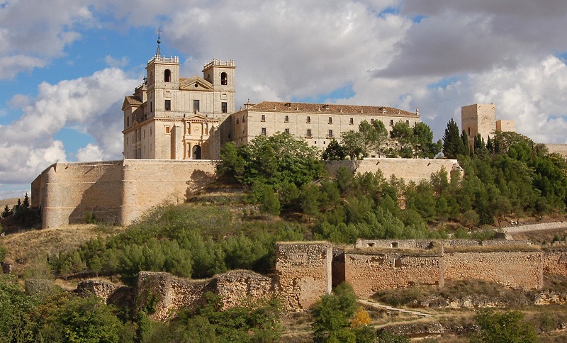 ucles-monasterio800x484