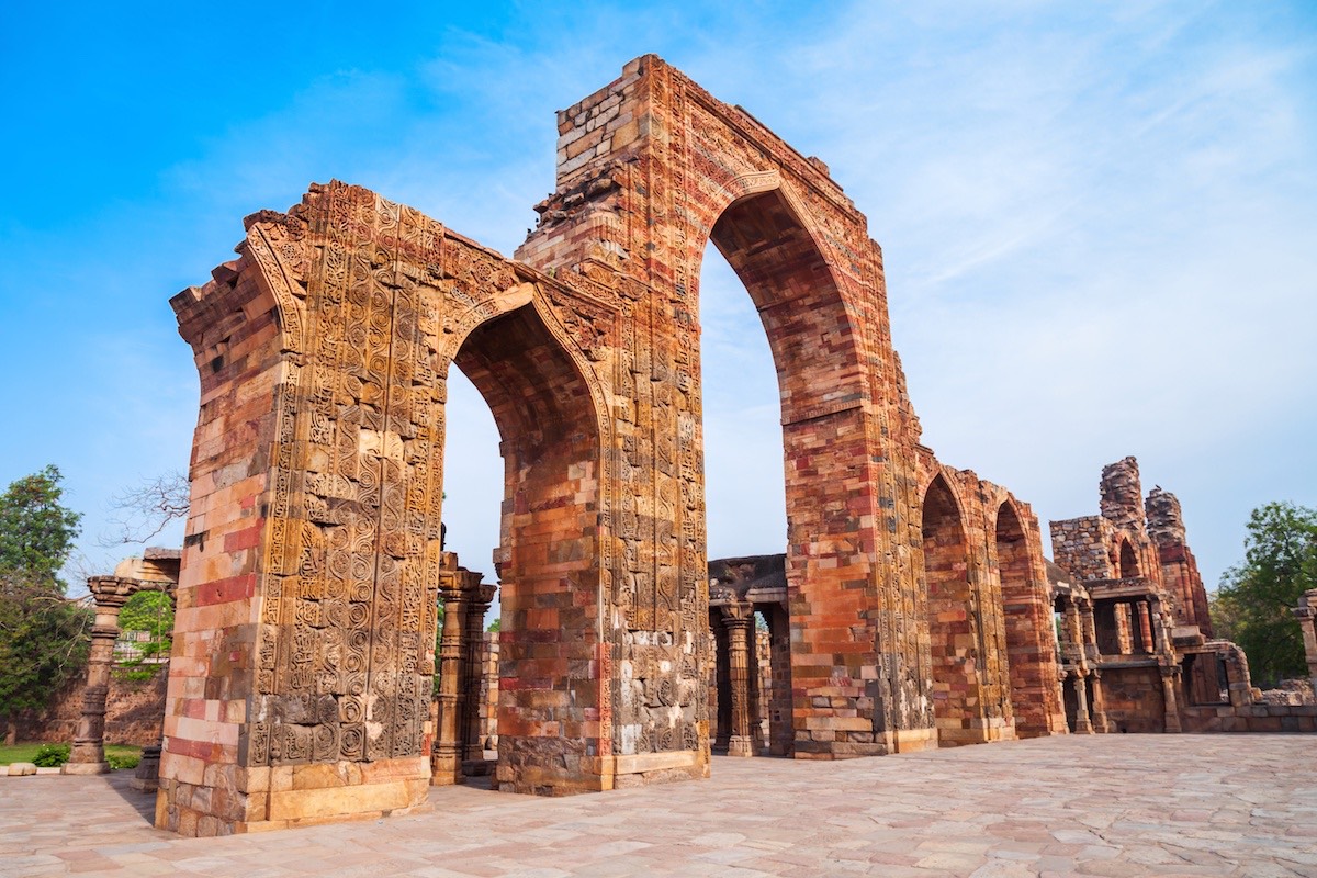 ruins qutb minar1200x800