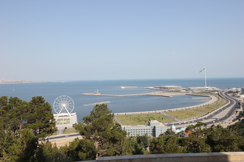 Панорама южной оконечности Бакинской бухты 