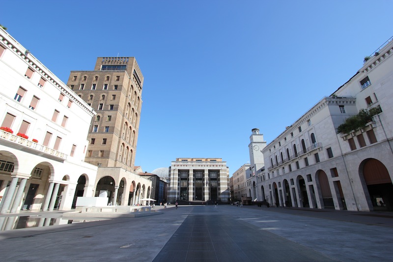 Пьяцца делла Виттория в Брешии