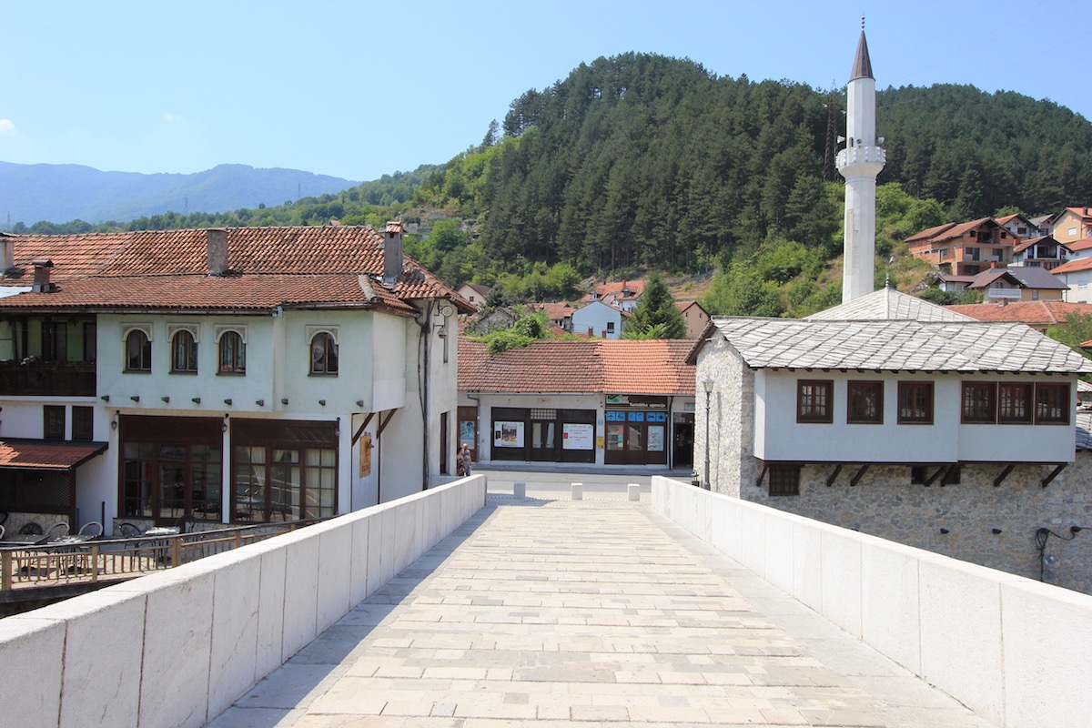 img 2 20171210 1398818507