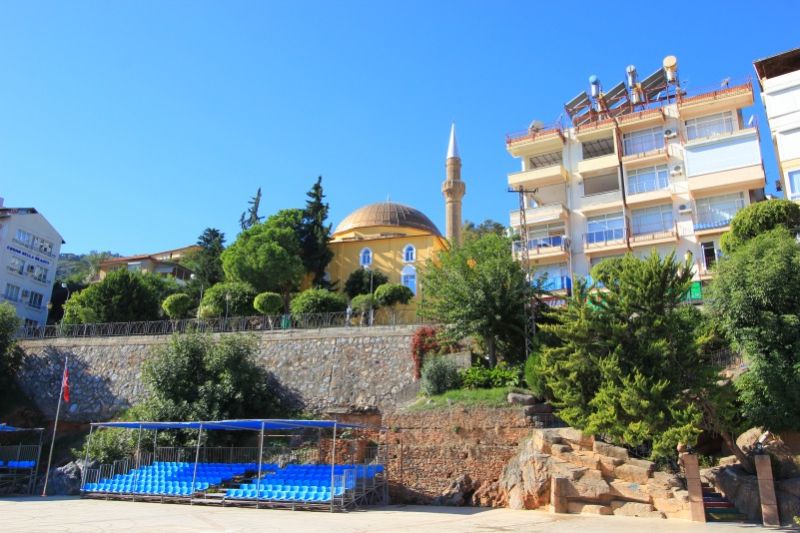 Вид на мечеть Хамдуллаха Эмин-паши