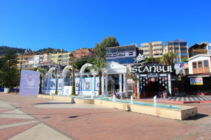 Ресторан на улице Рихтим