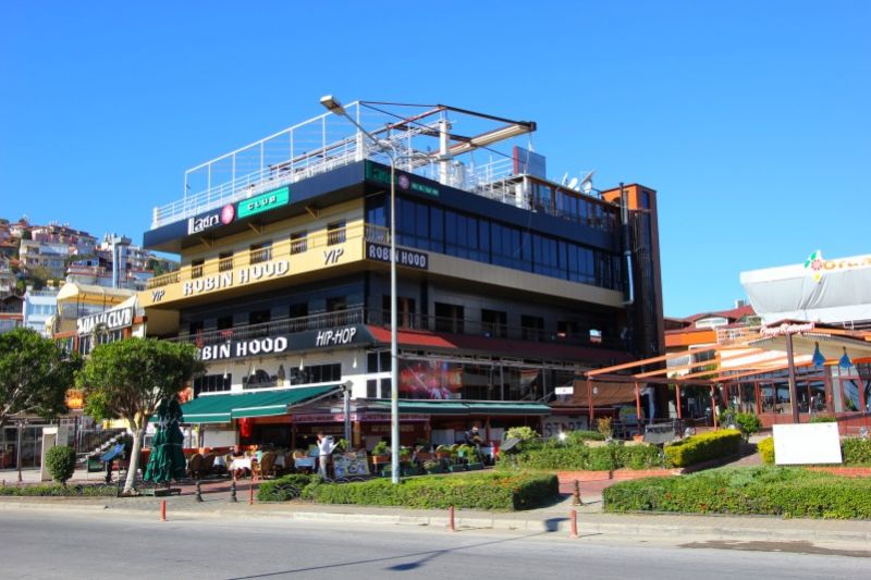 Ресторан на улице Рихтим