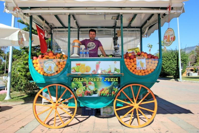 Традиционный ларёк в парке