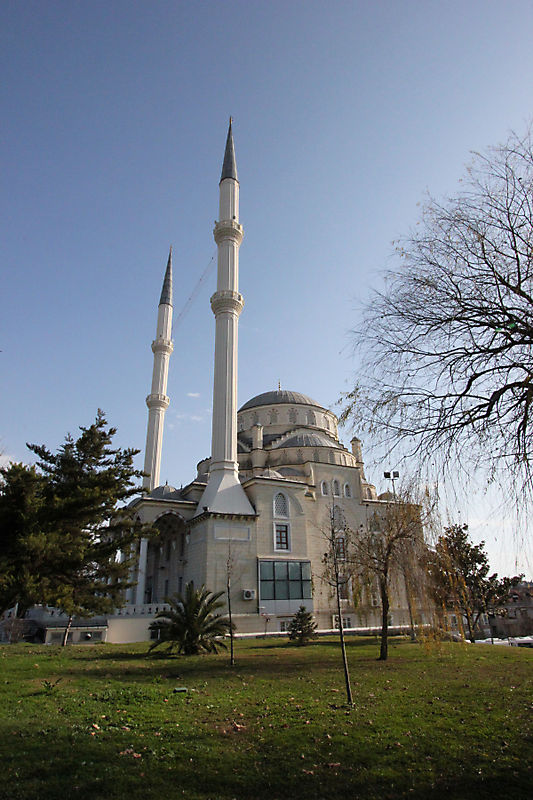 Новая мечеть во Флорье