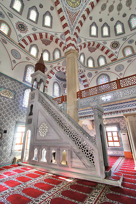 Новая мечеть во Флорье