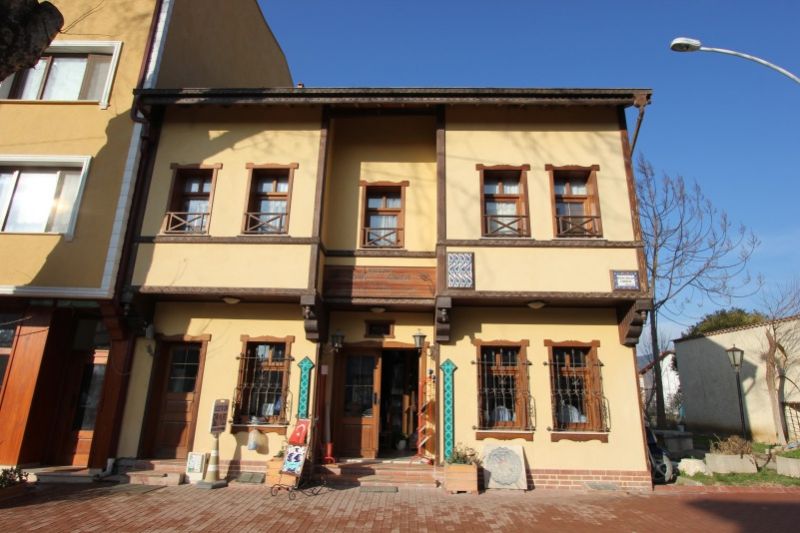 На улице Кылычаслан в Изнике