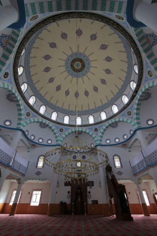 Интерьер мечети Халила Хайреддин-паши