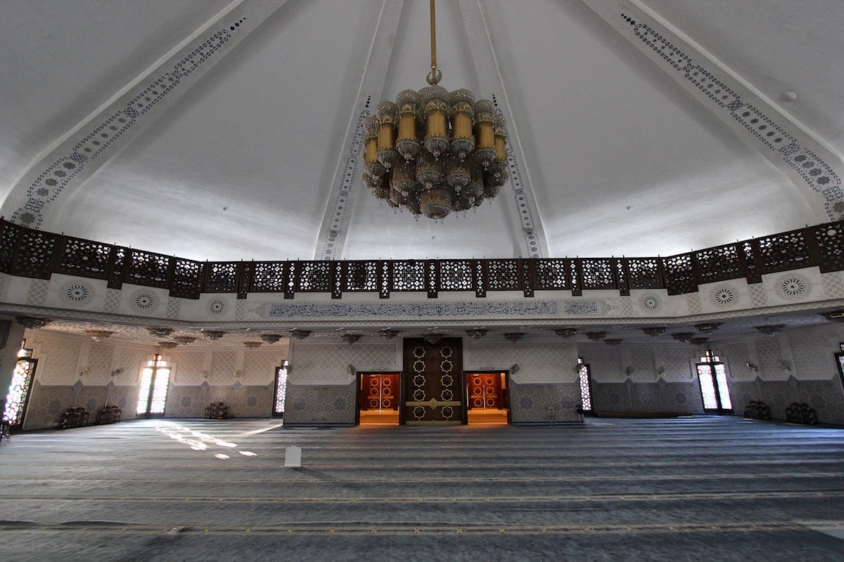 Интерьер мечети Хасана Аль-Анани