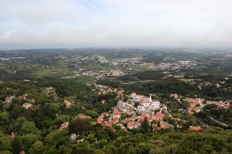 Вид на Синтру с крепостной стены