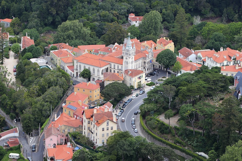 Вид на Синтру с крепостной стены