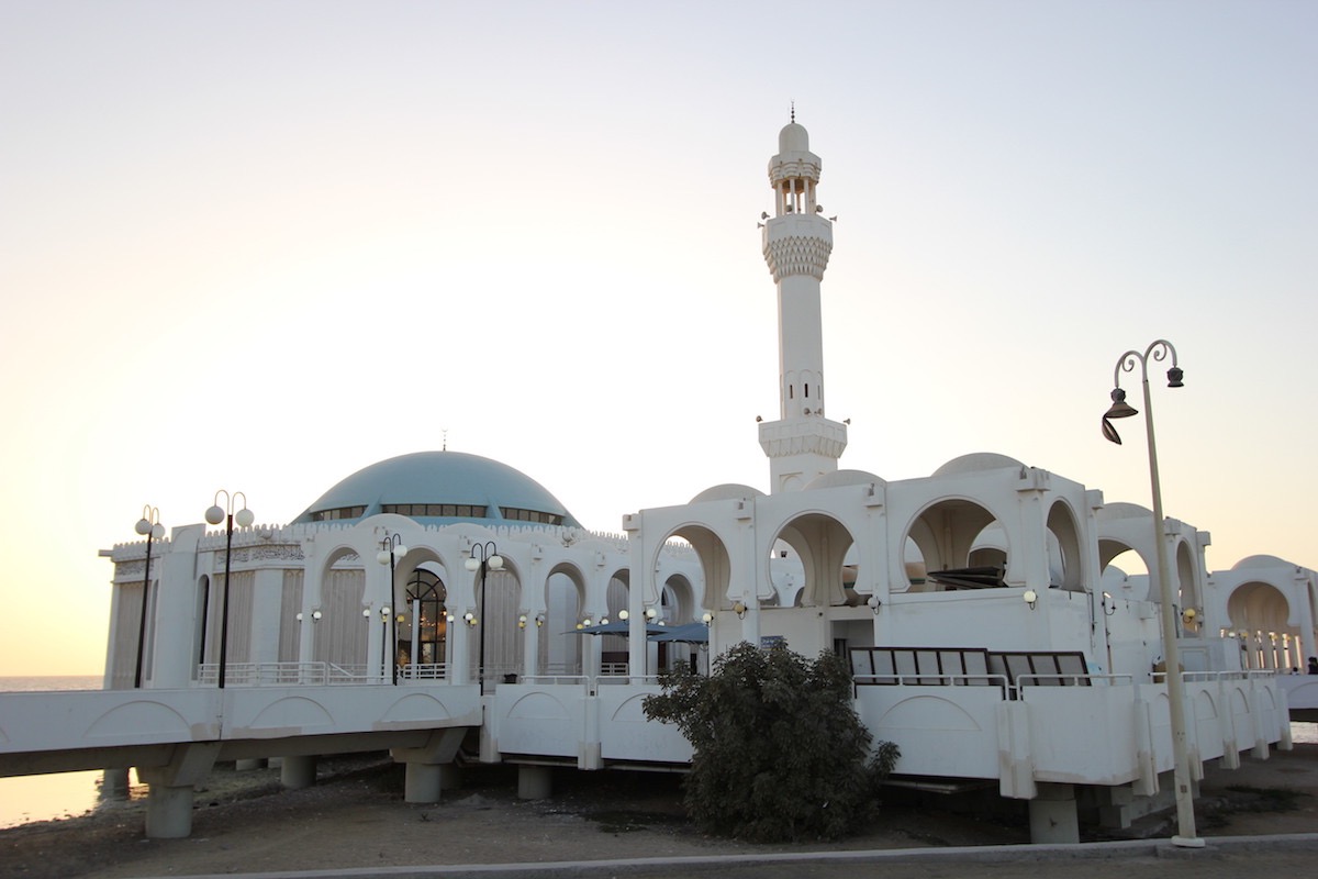 Мечеть Ар-Рахма перед закатом солнца