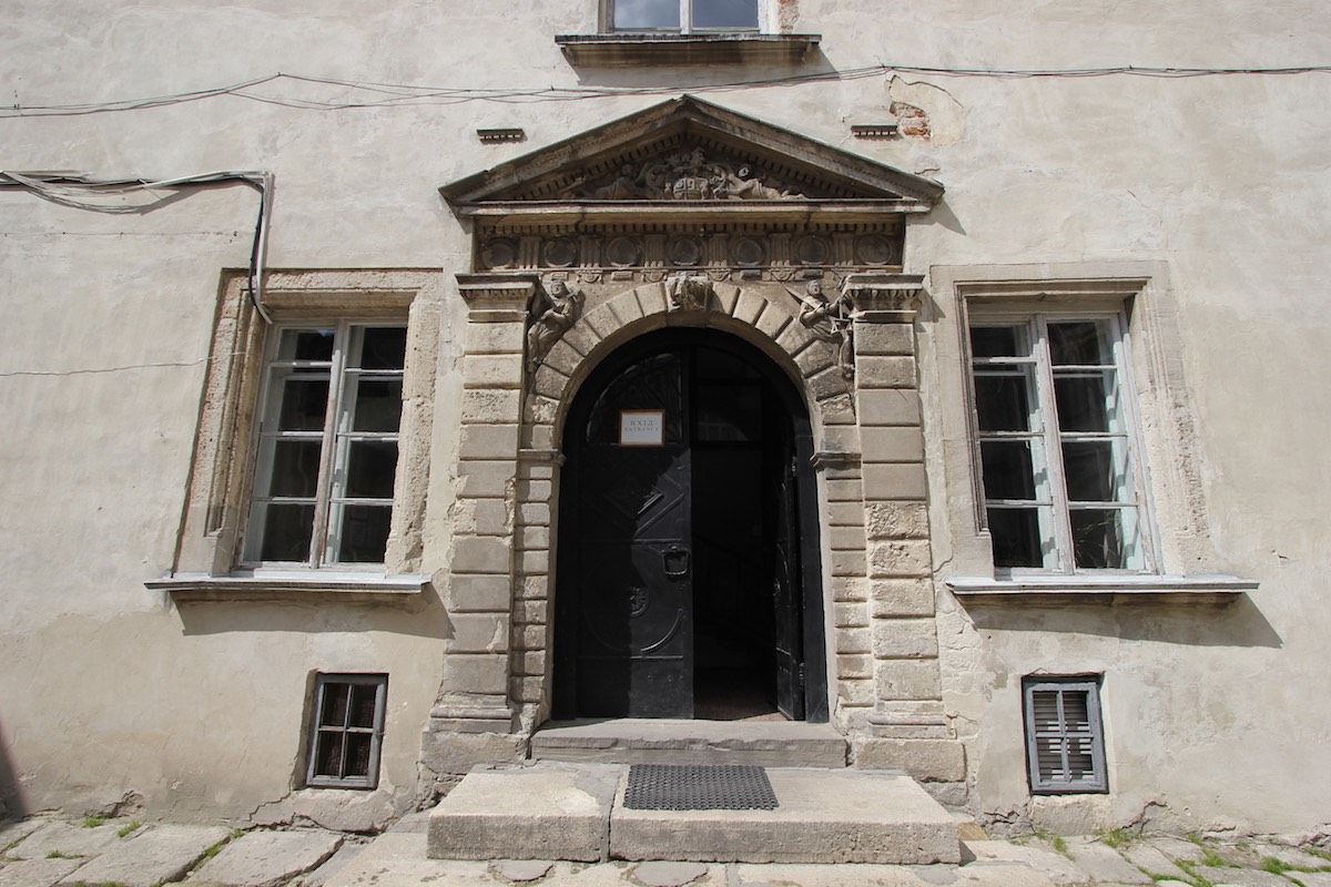 img 10 20190412 2097411030