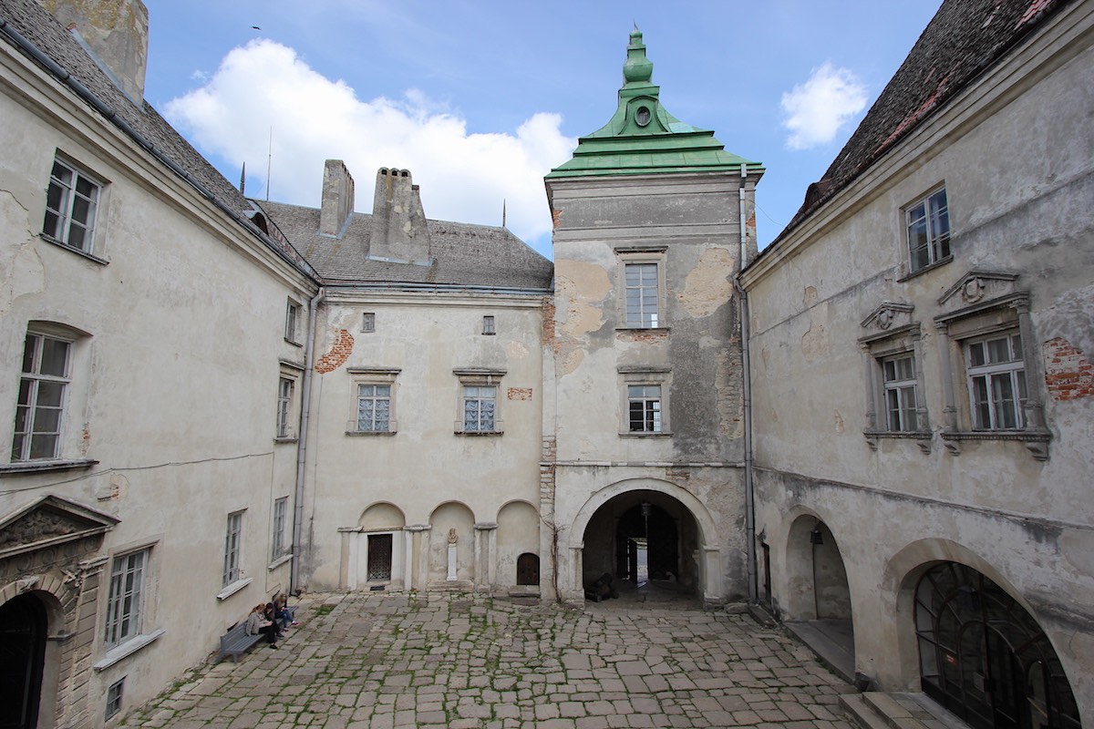 img 12 20190412 1010527873