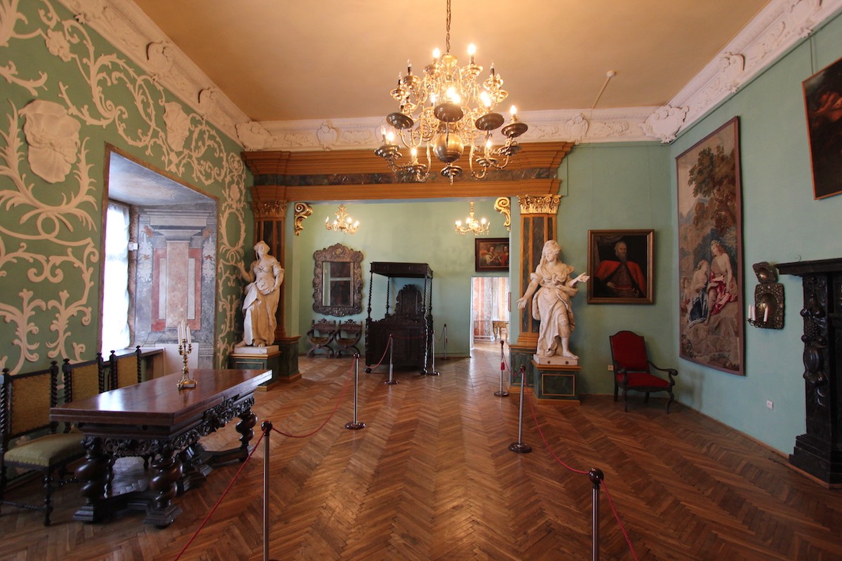 img 9 20190412 2019702352