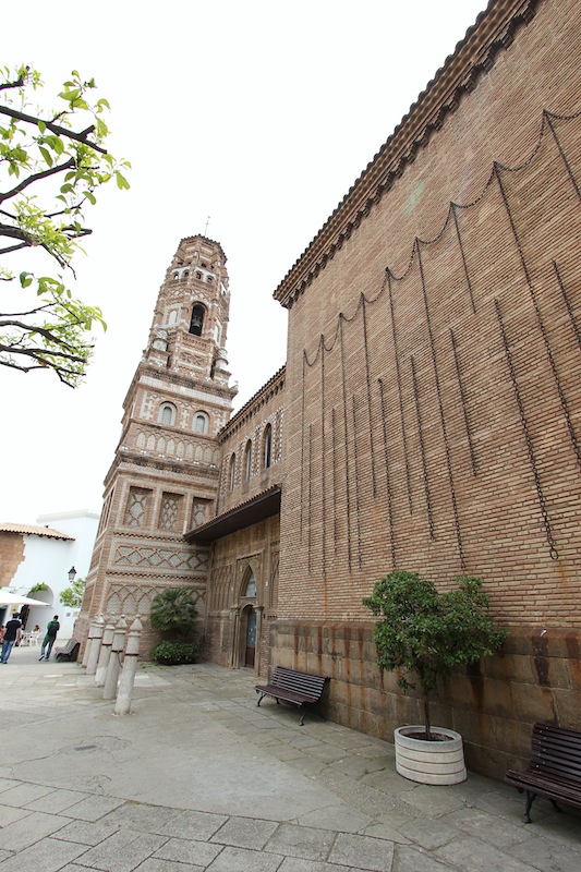 Башня Зеркал (Утебо)