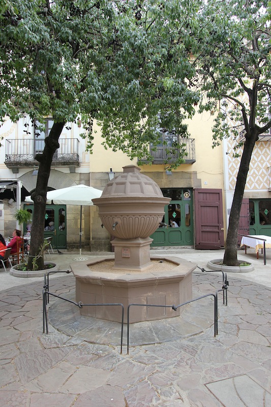 Фонтан на Пласа-де-ла-Фонт