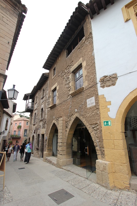 Улица Меркадерс (Каталония)