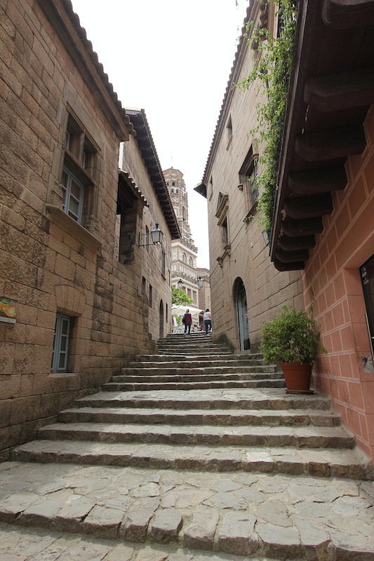 Улица Давальяда (Каталония)