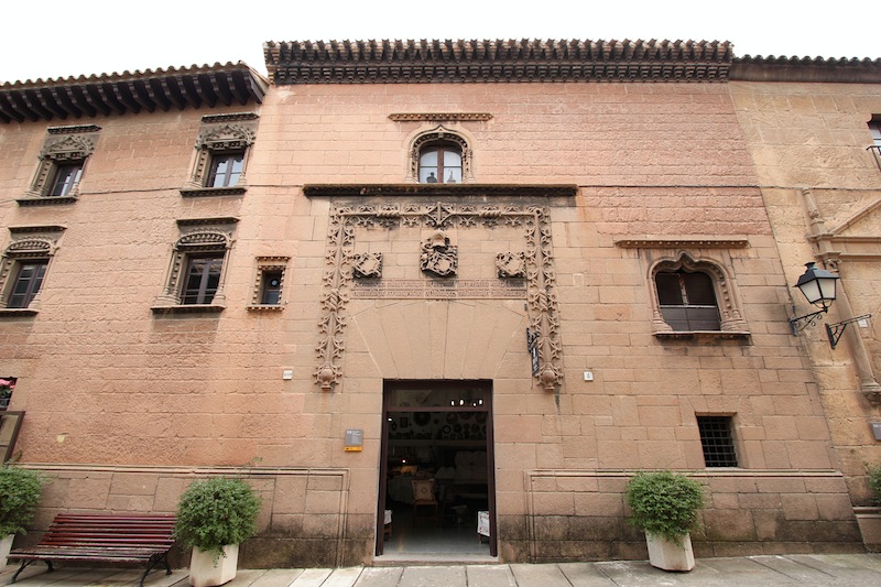 Дворец Контрерас (Айльон)