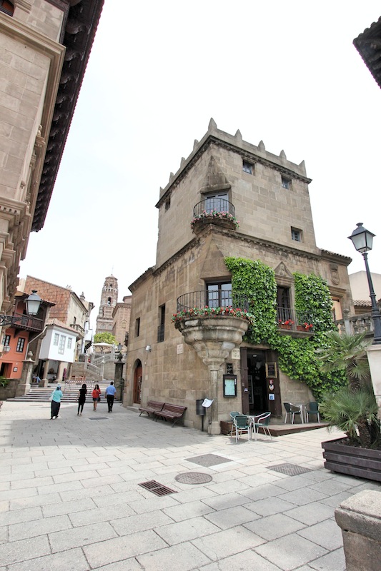 Дворец Фефиньянес (Камбадос)