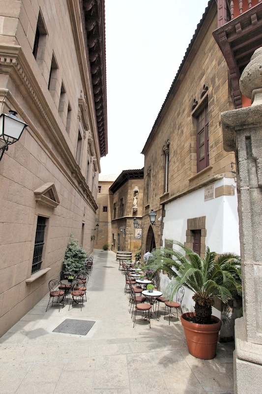 Улица Риус-и-Таулет (Кангас-де-Онис, Морелья)