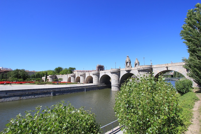 Толедский мост в Мадриде