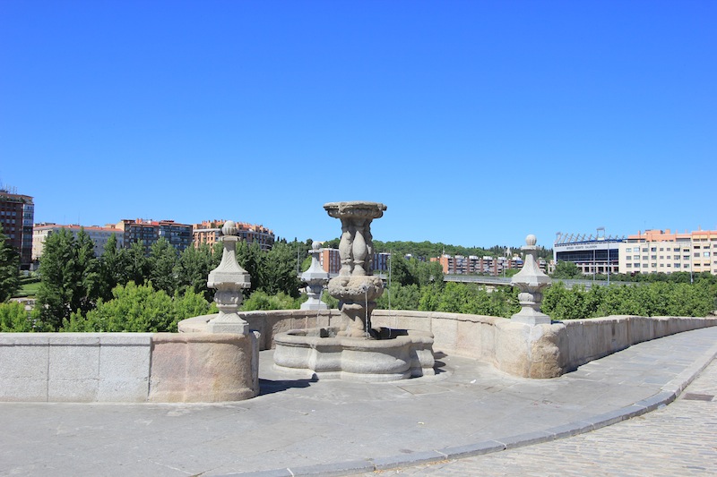 Толедский мост в Мадриде