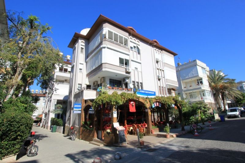 На улице Гюзельялы в Аланье