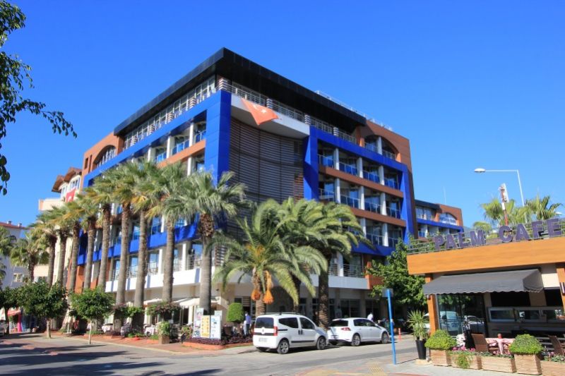 На улице Гюзельялы в Аланье