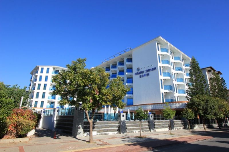 На улице Гюзельялы в Аланье