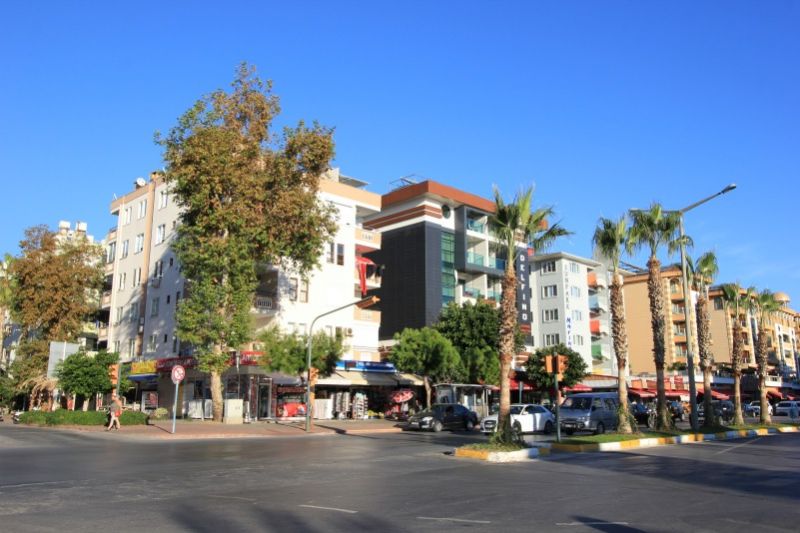 На бульваре Ататюрка в Аланье