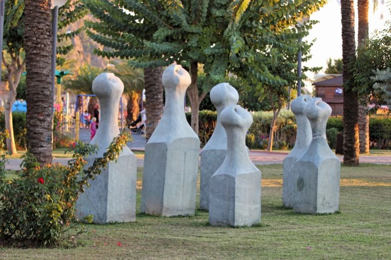 В парке Абдуррахмана Алааддиноглу