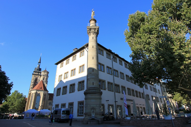 Старая канцелярия и Колонна Меркурия