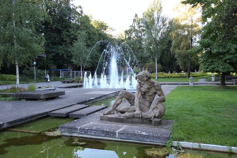 Фонтан в Среднем парке