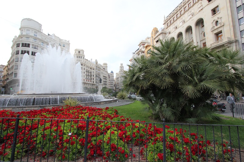 Фонтан на площади Мэрии