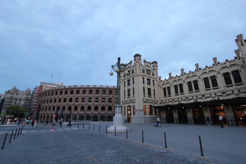 Северный вокзал и арена для корриды