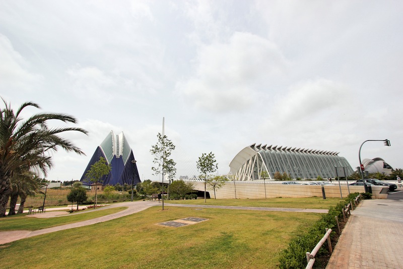 Дворец Агора и Музей науки принца Филиппа