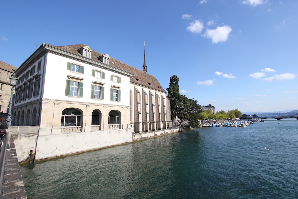 Хельмхаус и Вассеркирхе в Цюрихе