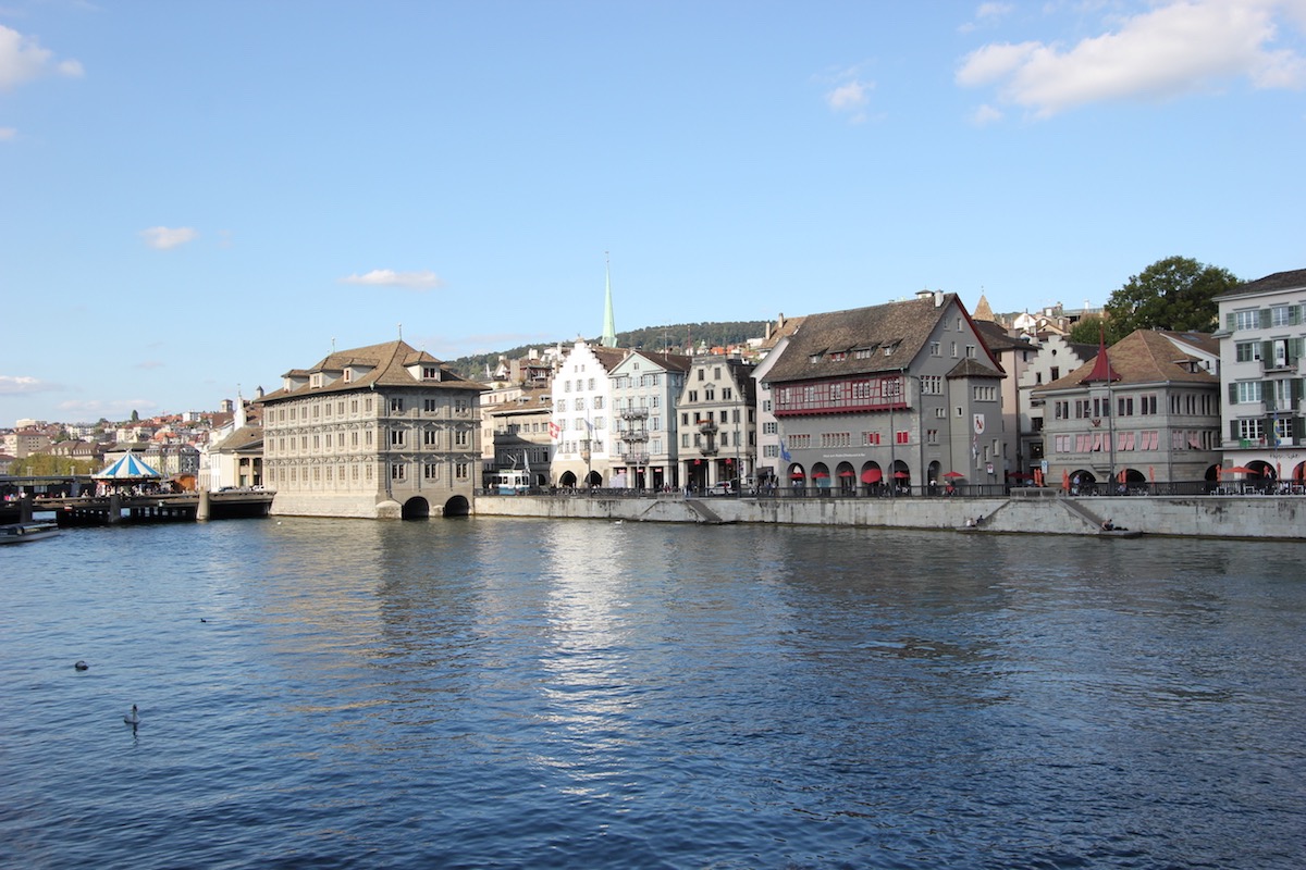 Набережная Лимматквай в Цюрихе