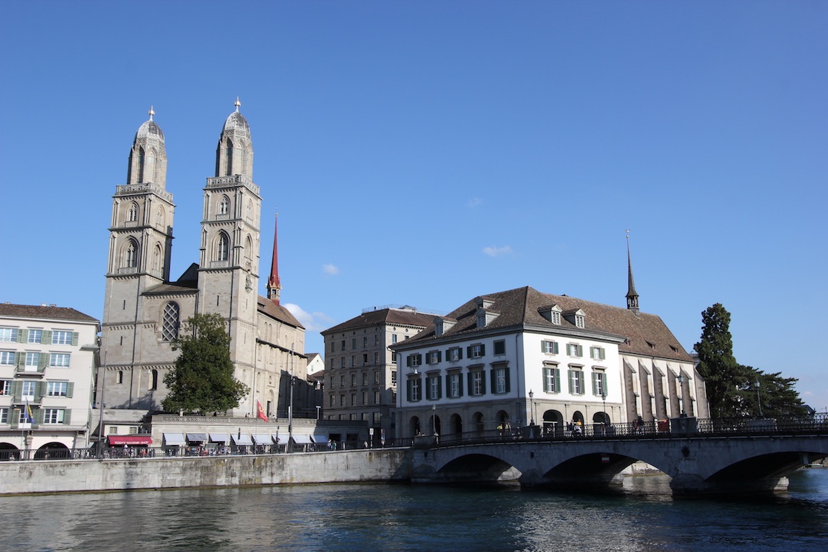 Церковь Гроссмюнстер и мост Мюнстербрюкке
