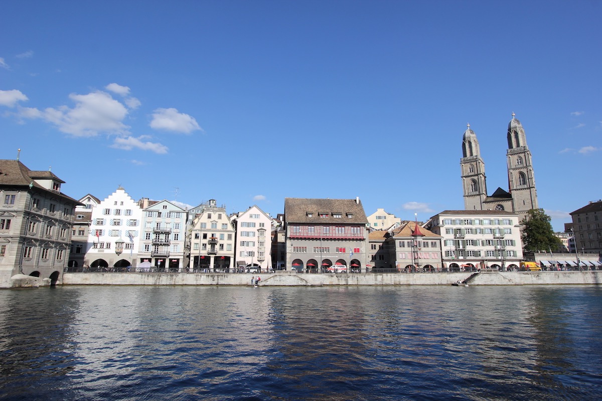 Набережная Лимматквай в Цюрихе