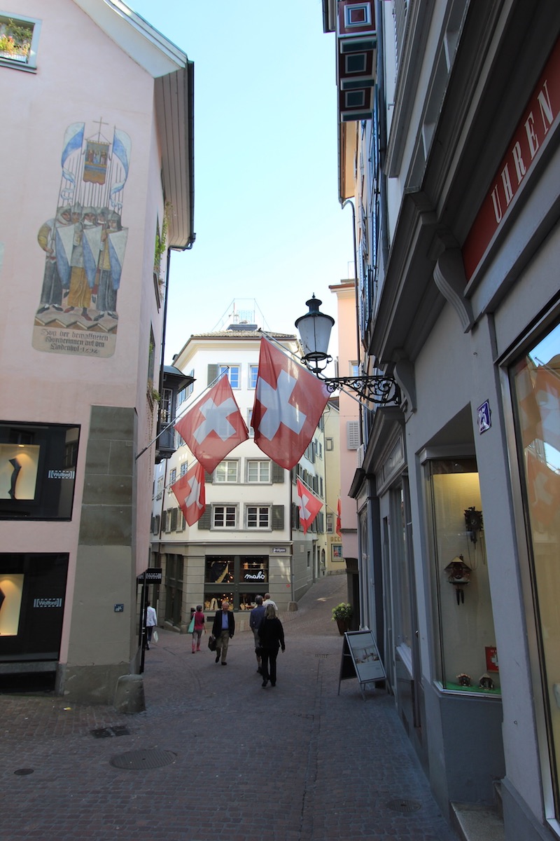 Вдоль по улице Штрельгассе