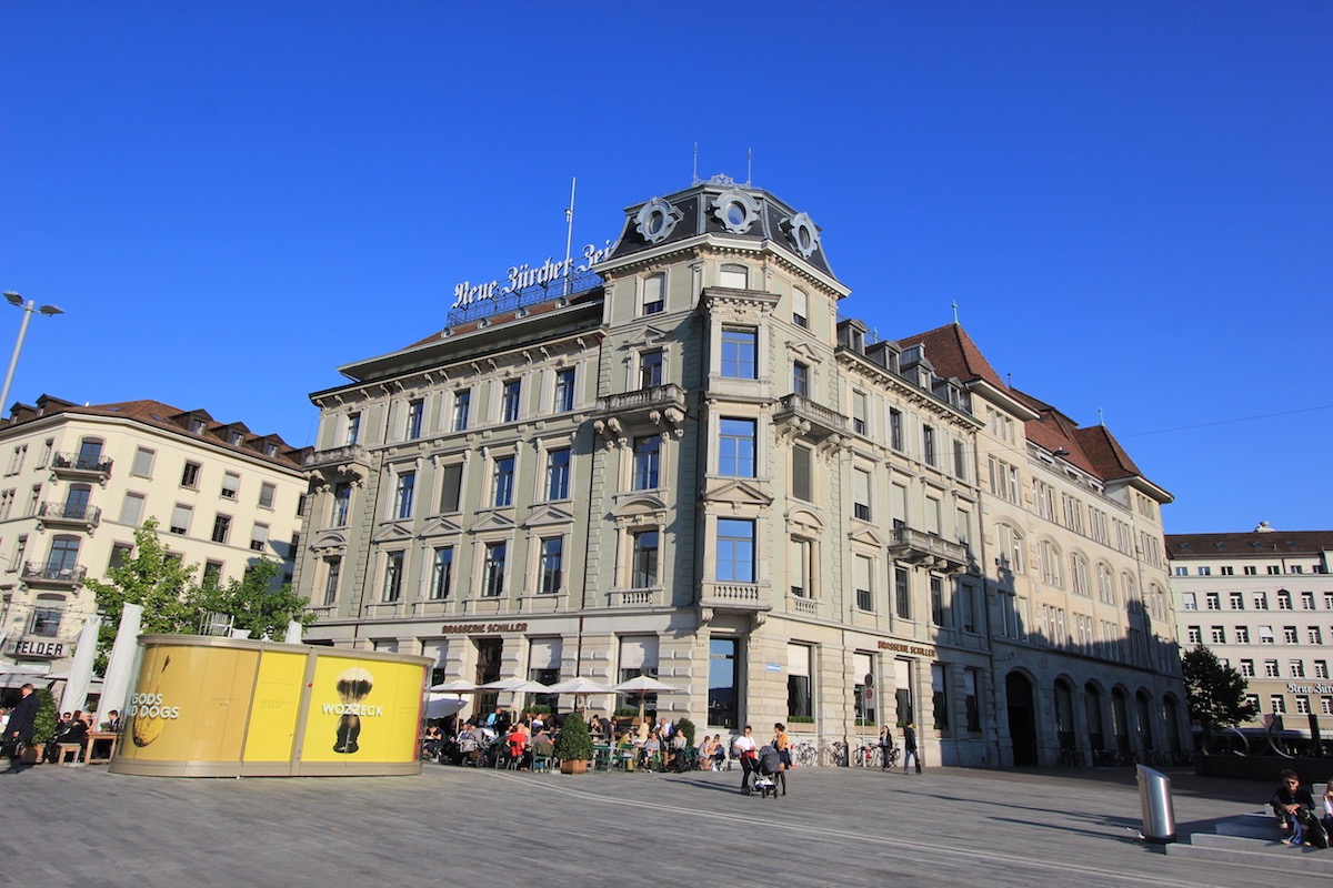 На площади Зекселойтенплац