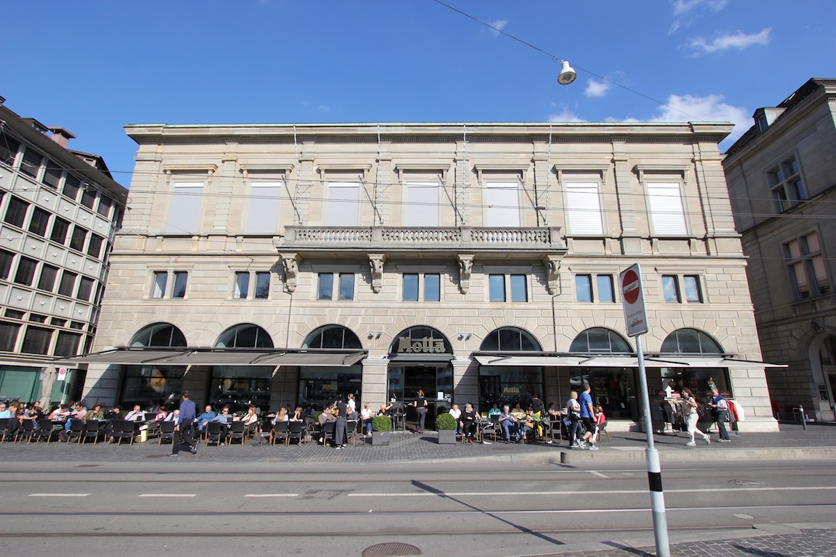 На пересечении Лимматквай и Мецгергассе